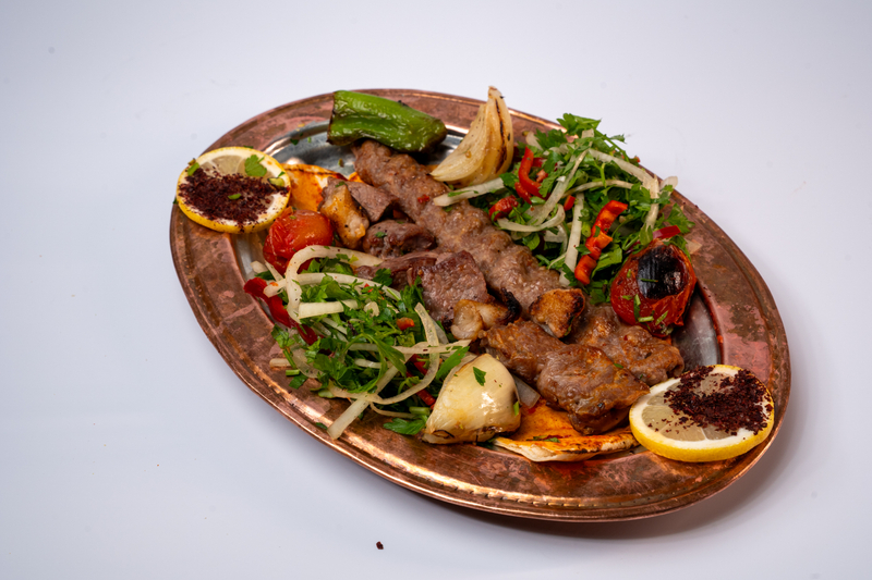 وجبة مشاوي مشكلة لحم غنم