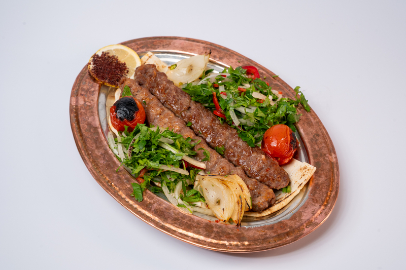 وجبة كباب غنم مشوي