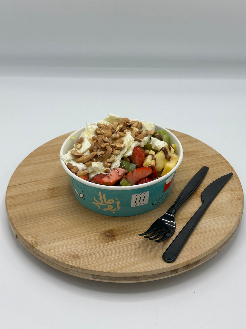 سلطة قطع فواكه (وسط)