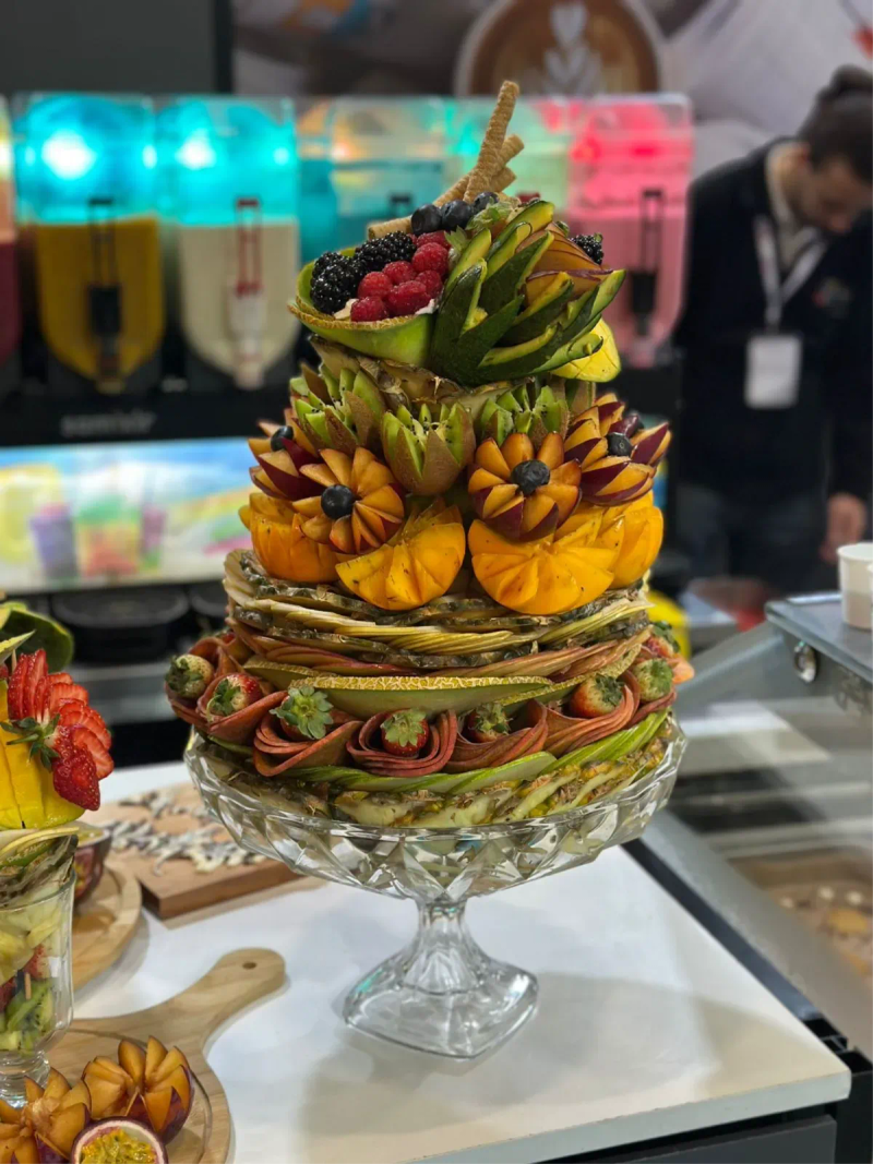 صحن سلطة فواكه خاص