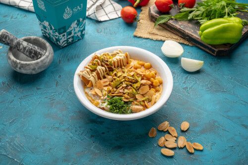 فتة بزيت مع مكسرات