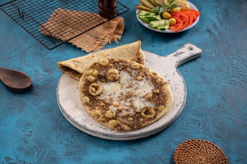 منقوشة زعتر مع قشقوان