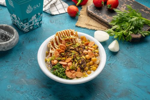 فتة باللحمة والمكسرات